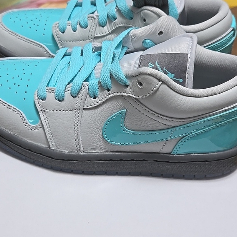 BRAND NEW AIR Jordan 1 Low SE - Picture 2 of 13